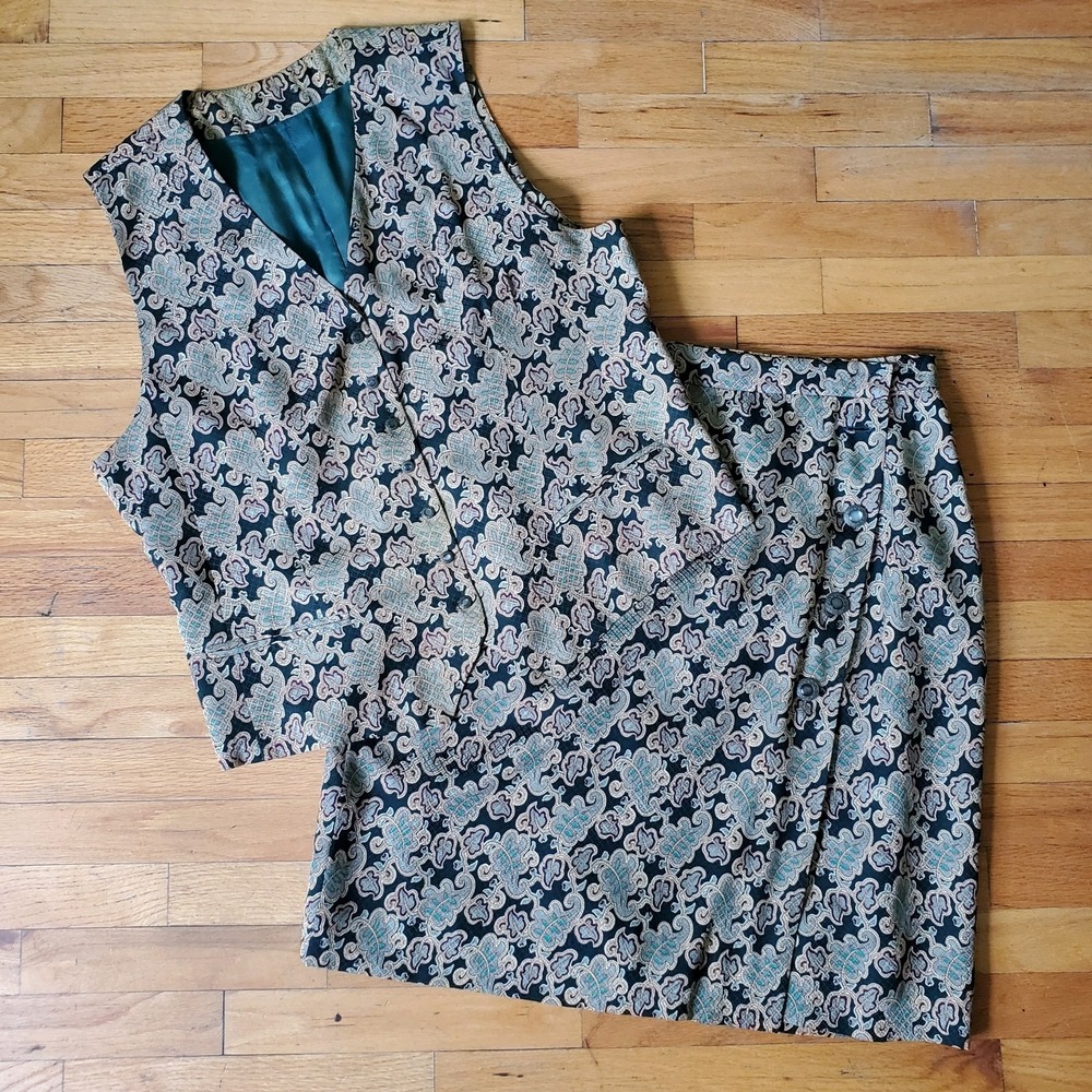 Carlisle Vintage Silk Vest Wrap Skirt Coordinated Set Leaf Print Designer Preppy